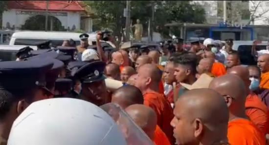 Sangha march against full implementation of 13A